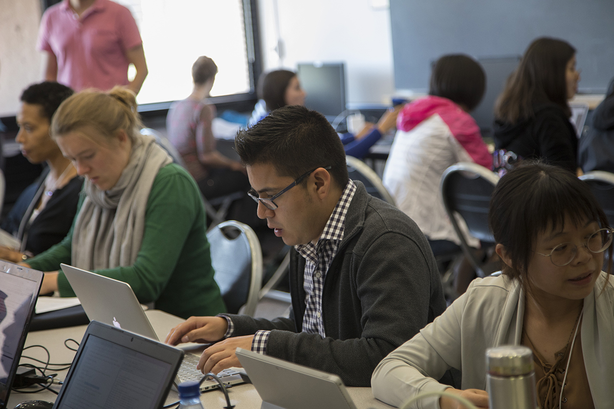 Students learning at the 2018 CESM Tutorial